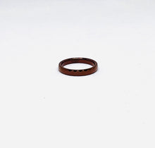 Cargar imagen en el visor de la galería, Argolla Tungsteno 3mm. Colección Espresso facetada
